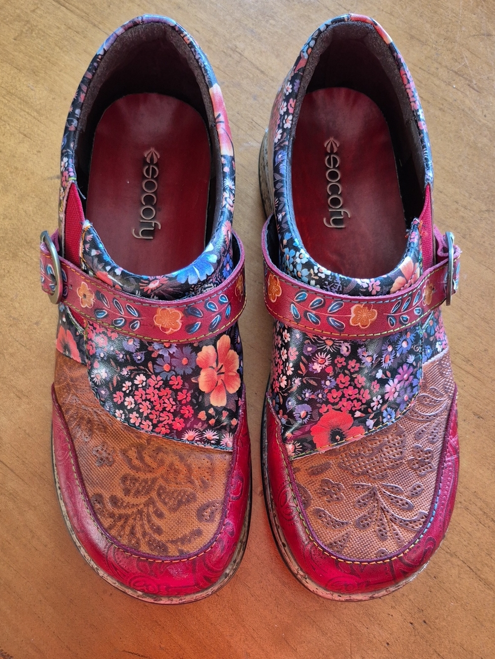 Socofy Floral Leather Slip-On Clogs - Red Multi. Size 8.5